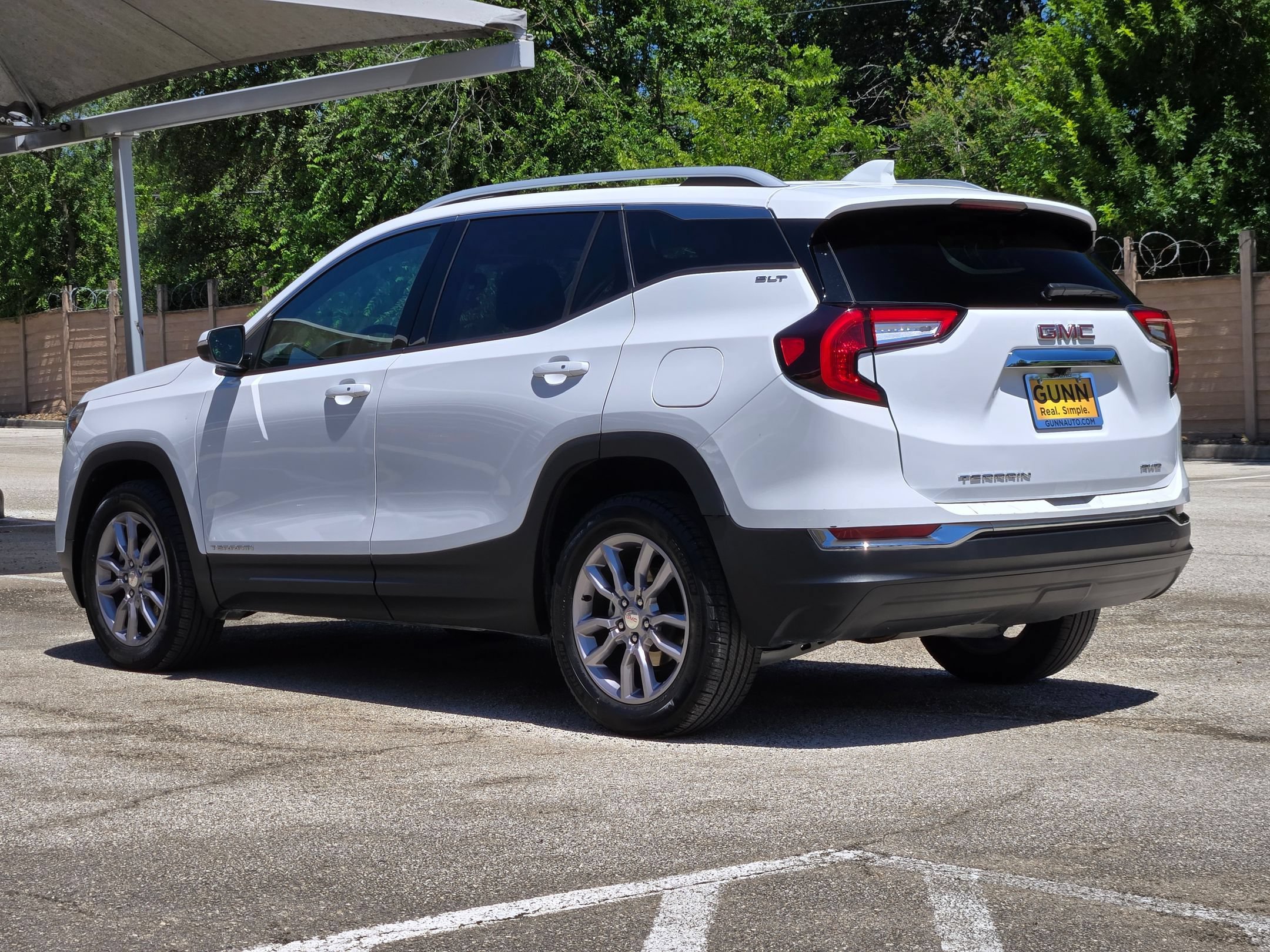Used 2024 GMC Terrain SLT AWD/4WD image 6