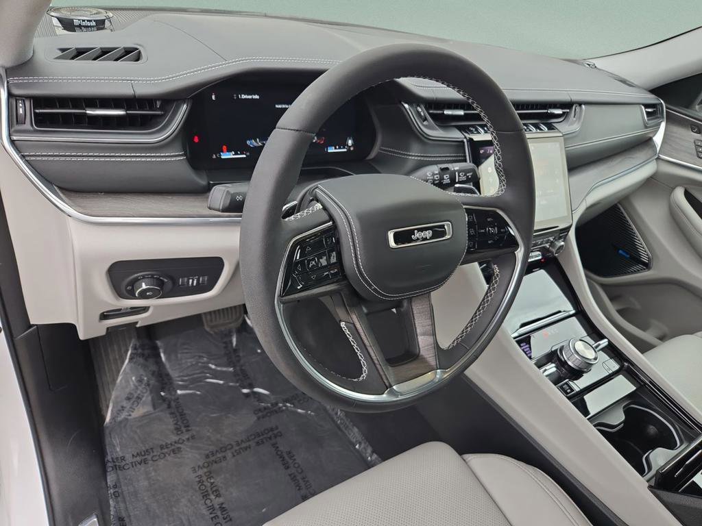 Certified 2023 Jeep Grand Cherokee Overland w/ Luxury Tech Group IV image 35