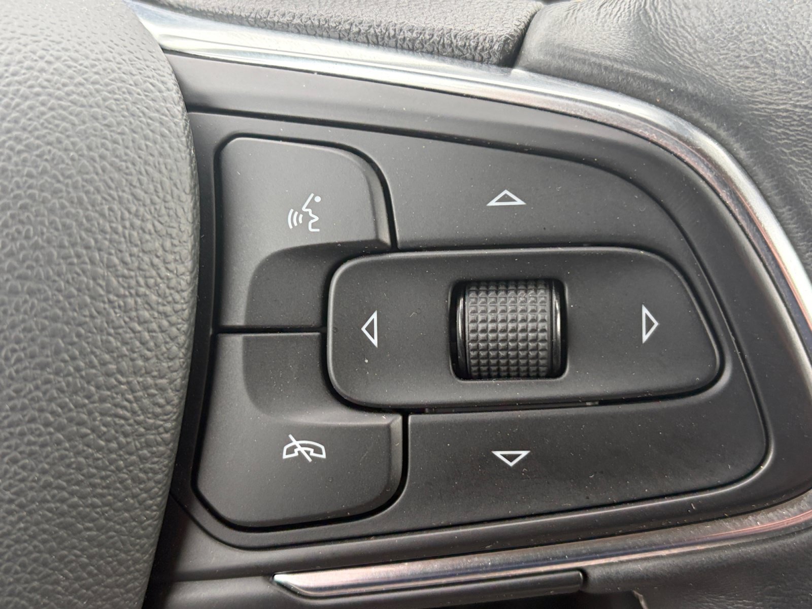 Used 2021 Buick Encore GX Select AWD/4WD image 21