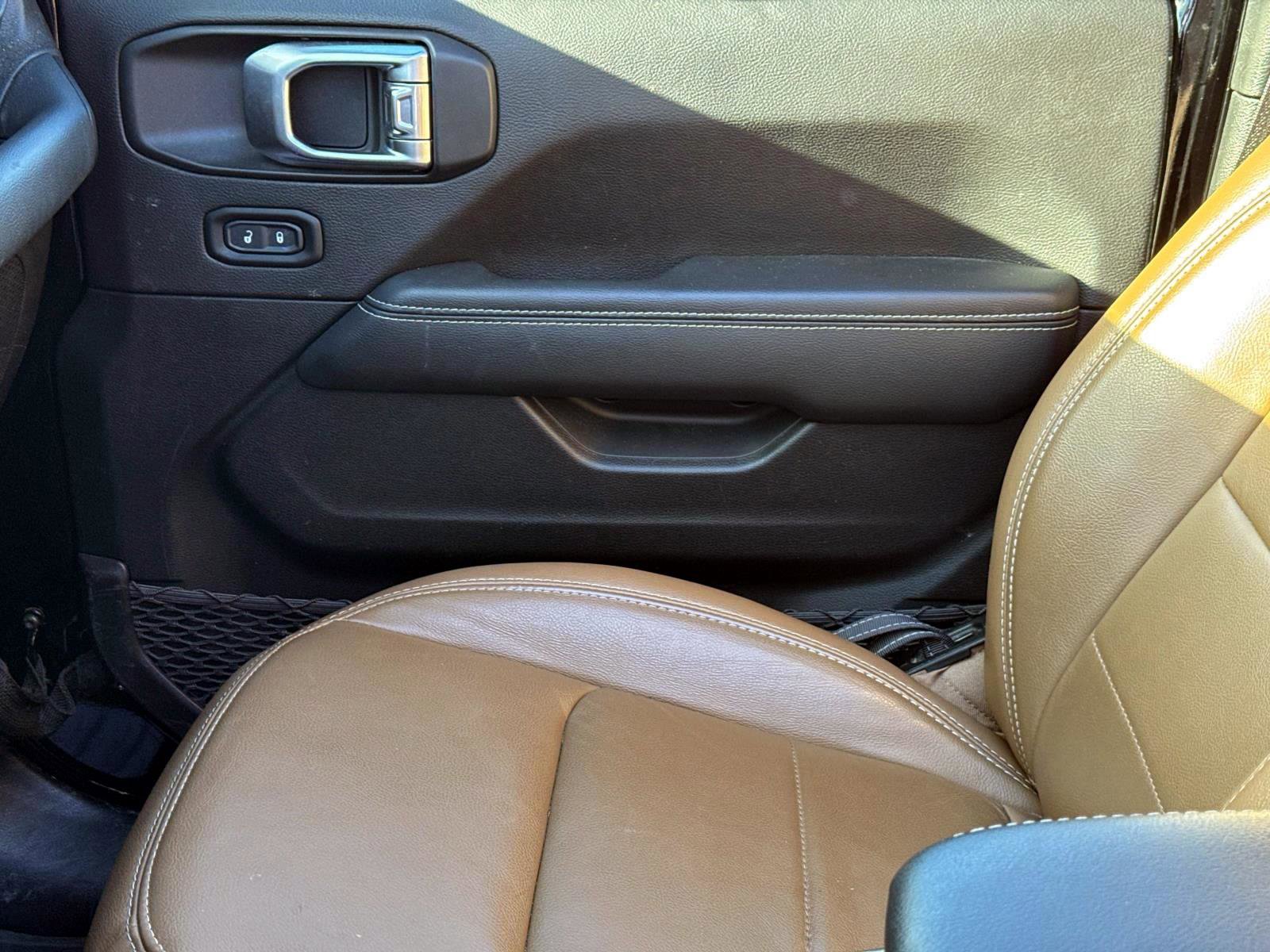 Used 2023 Jeep Wrangler Unlimited Sahara w/ Cold Weather Group image 10