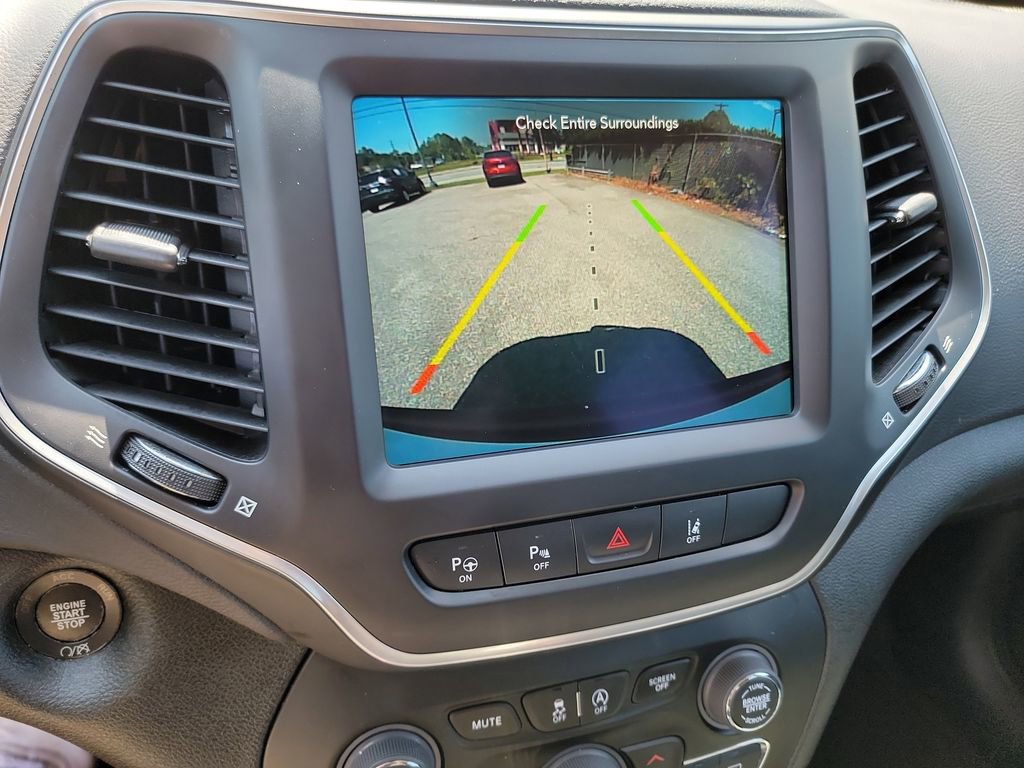 Used 2023 Jeep Cherokee Altitude Lux image 38