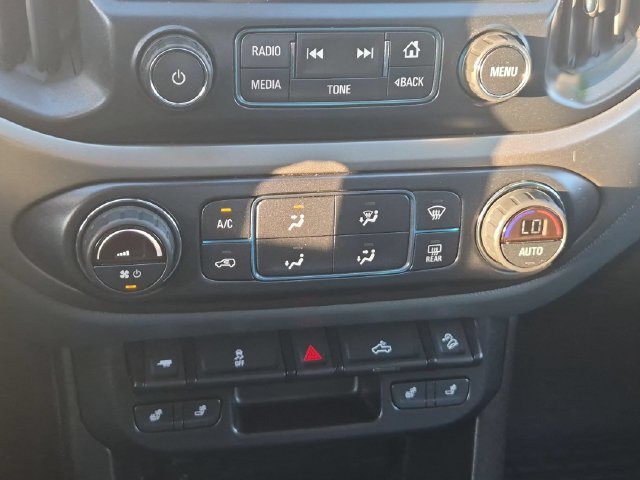 Used 2015 Chevrolet Colorado Z71 AWD/4WD image 25