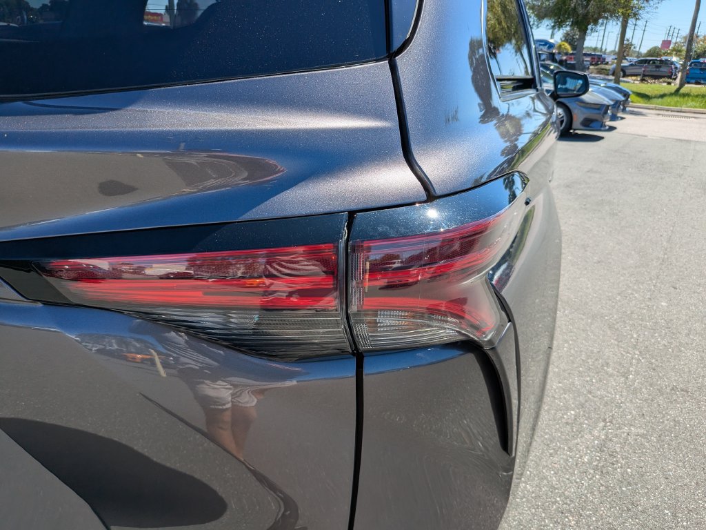 Used 2022 Toyota Sienna XLE FWD image 8