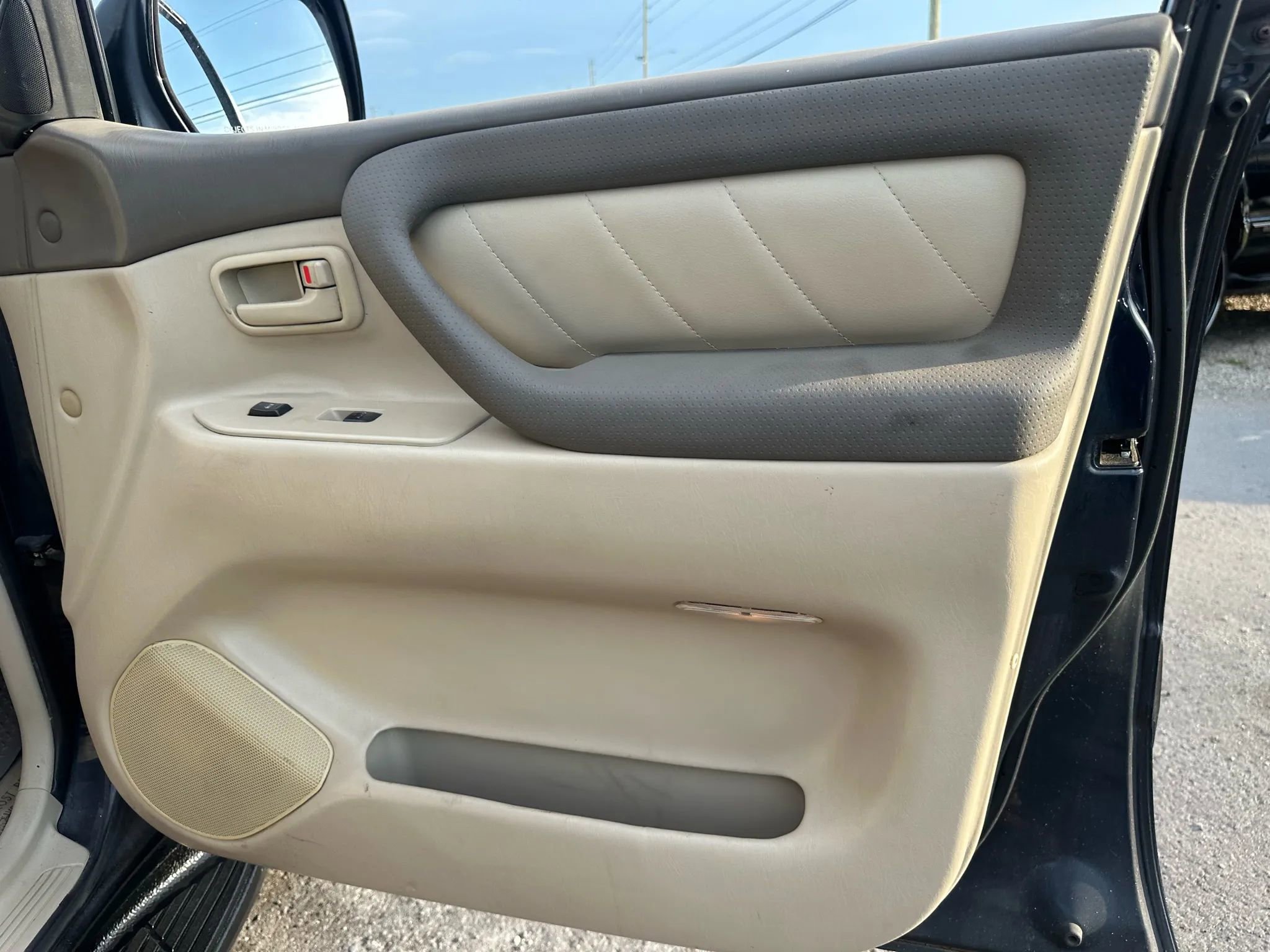 Used 2003 Toyota Land Cruiser AWD/4WD image 29
