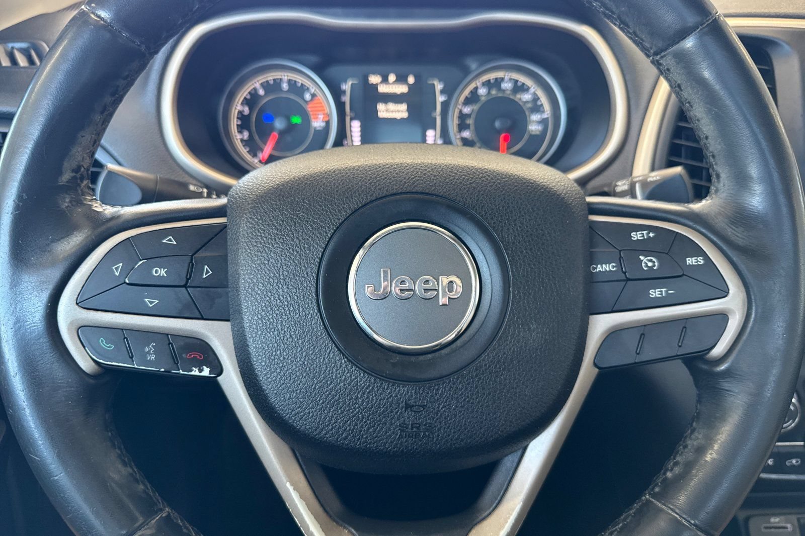 Used 2016 Jeep Cherokee 75th Anniversary FWD image 23