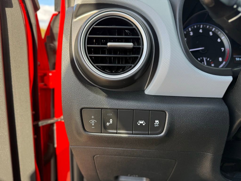 Used 2019 Hyundai Kona Limited image 29