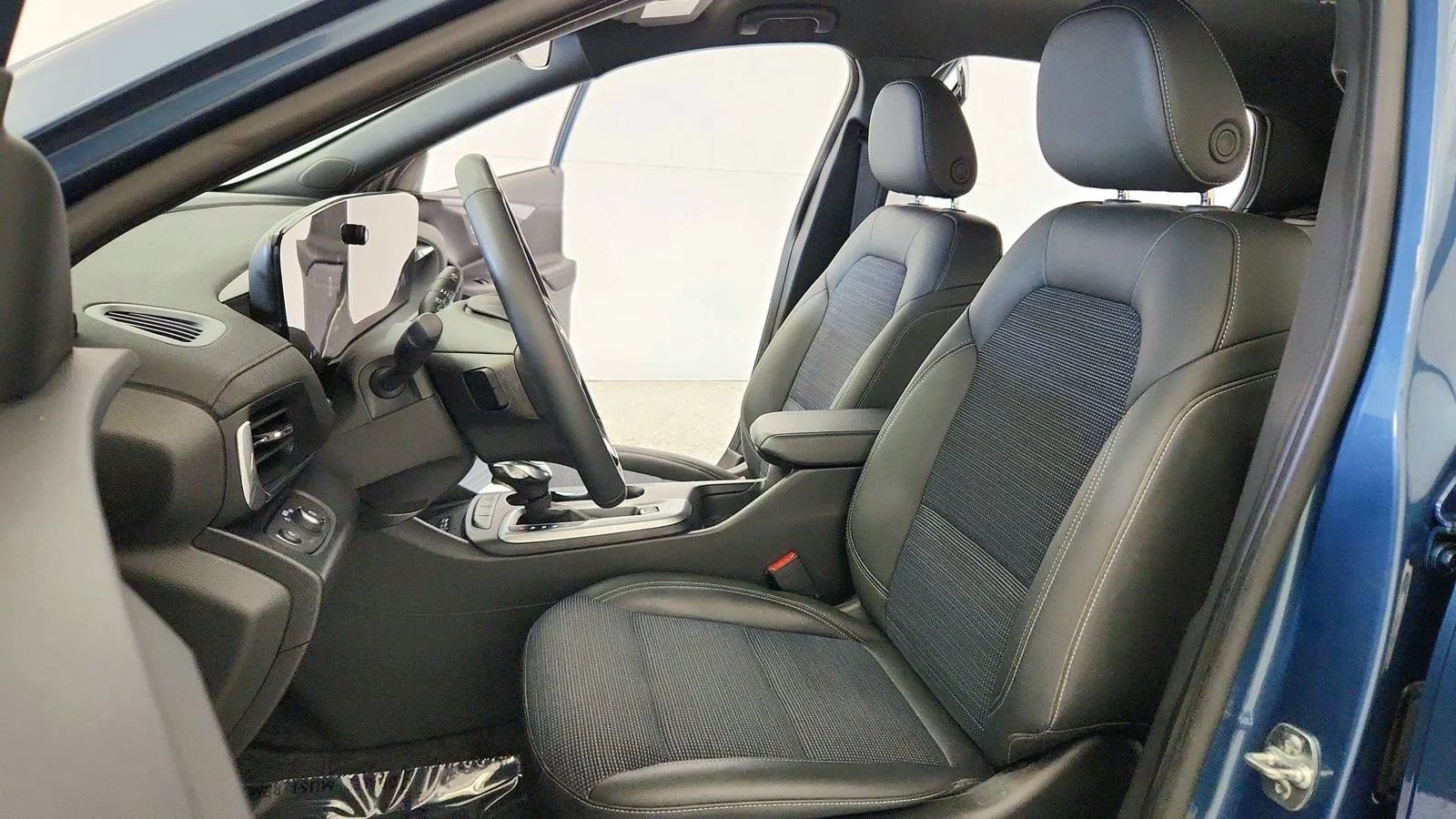 Used 2025 Buick Envista Preferred w/ Convenience I Package FWD image 20