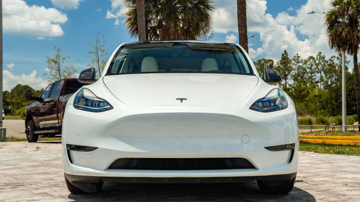 Used 2022 Tesla Model Y Performance AWD/4WD image 2