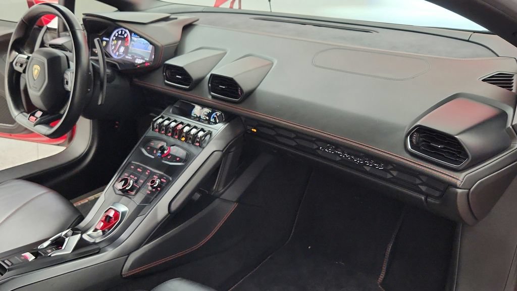 Used 2017 Lamborghini Huracan LP 580-2 RWD image 40