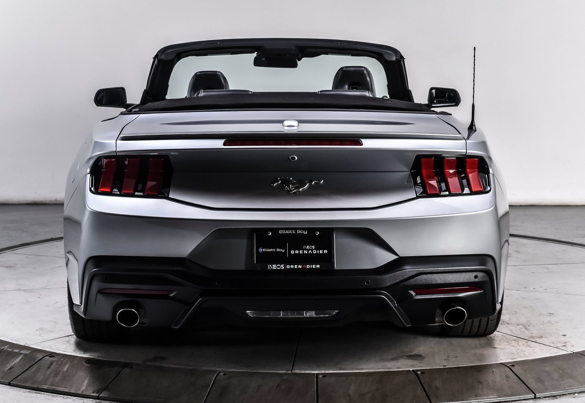 Used 2025 Ford Mustang Premium RWD image 7