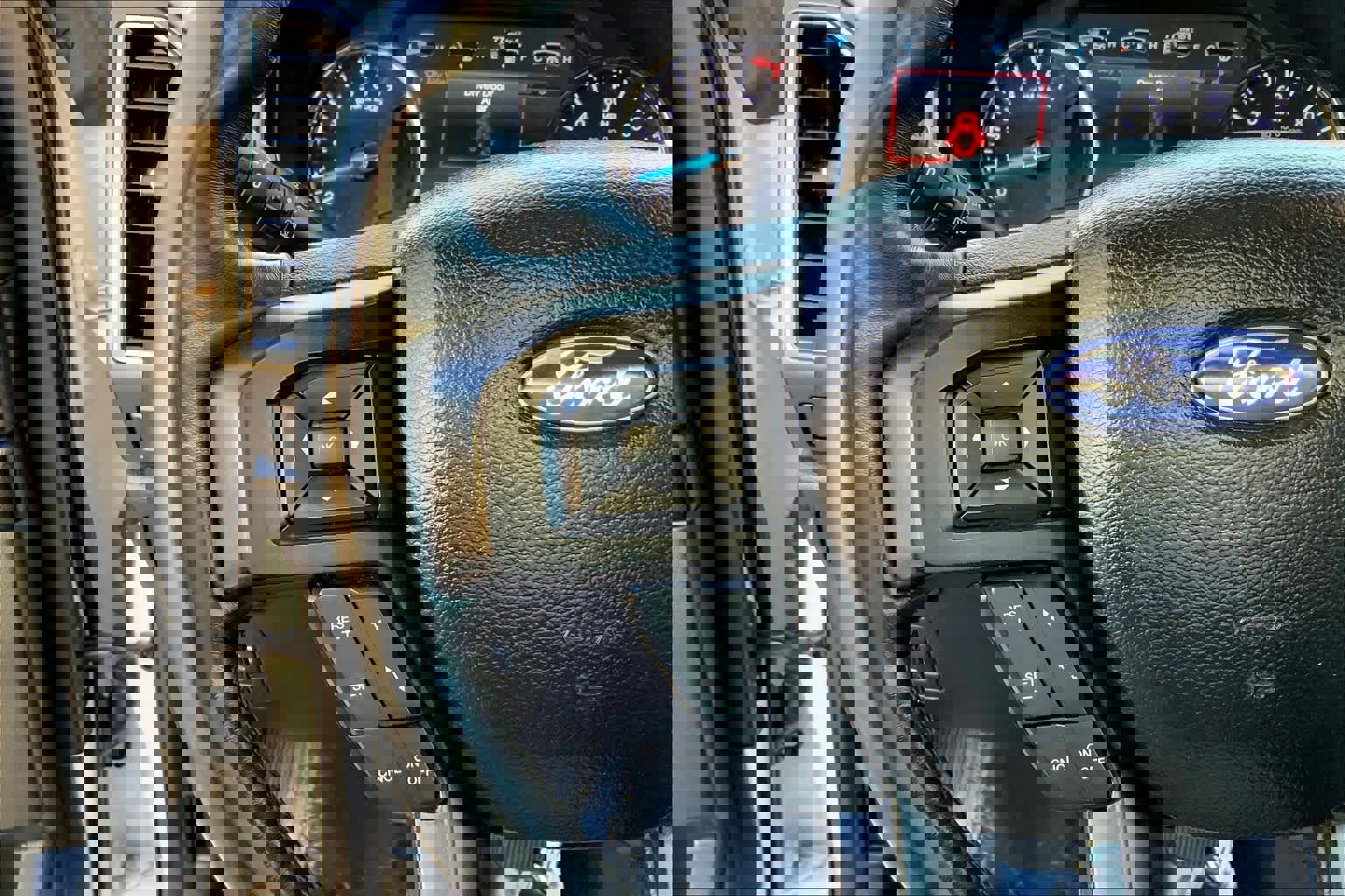 Used 2018 Ford Expedition Limited w/ Equipment Group 302A image 23