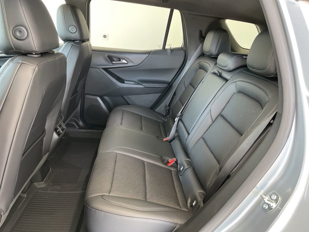 New 2026 Chevrolet Equinox LT w/ Convenience Package II AWD/4WD image 17