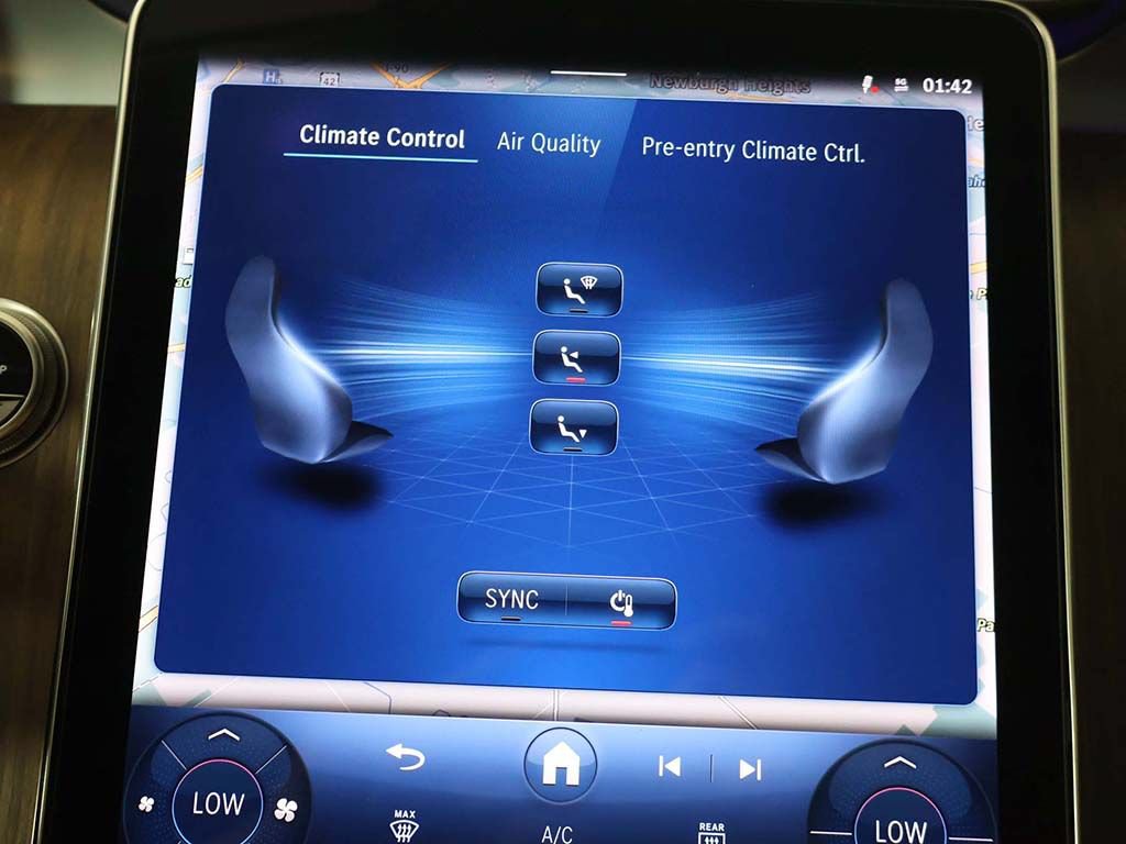 Used 2025 Mercedes-Benz GLC 350e 4MATIC image 49