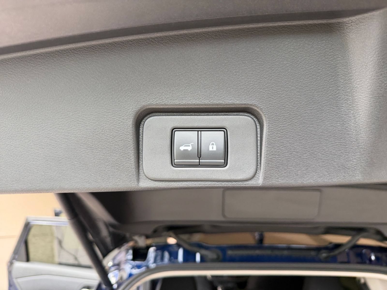 Used 2026 Nissan Rogue SV FWD image 19