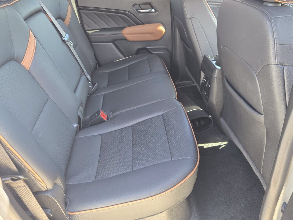 Used 2023 GMC Canyon AT4 w/ AT4 Premium Package AWD/4WD image 16