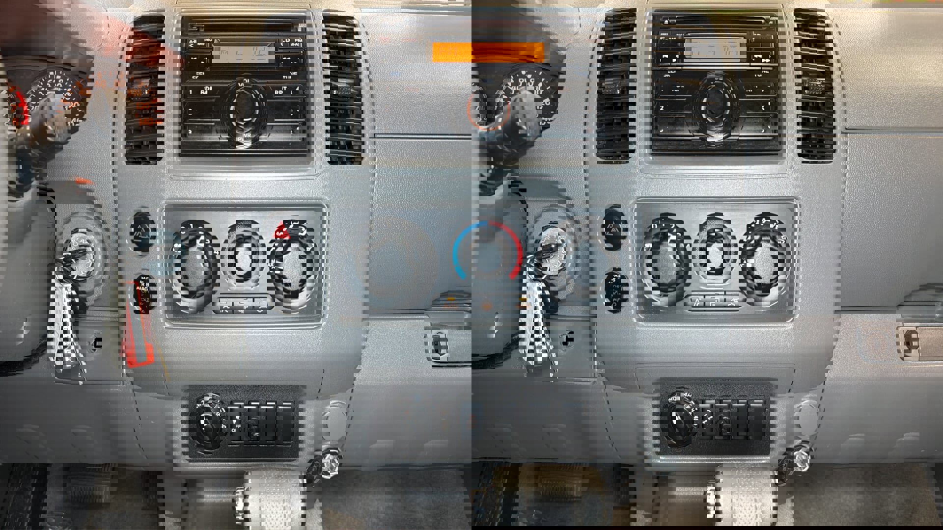 Used 2013 Nissan Frontier S image 15