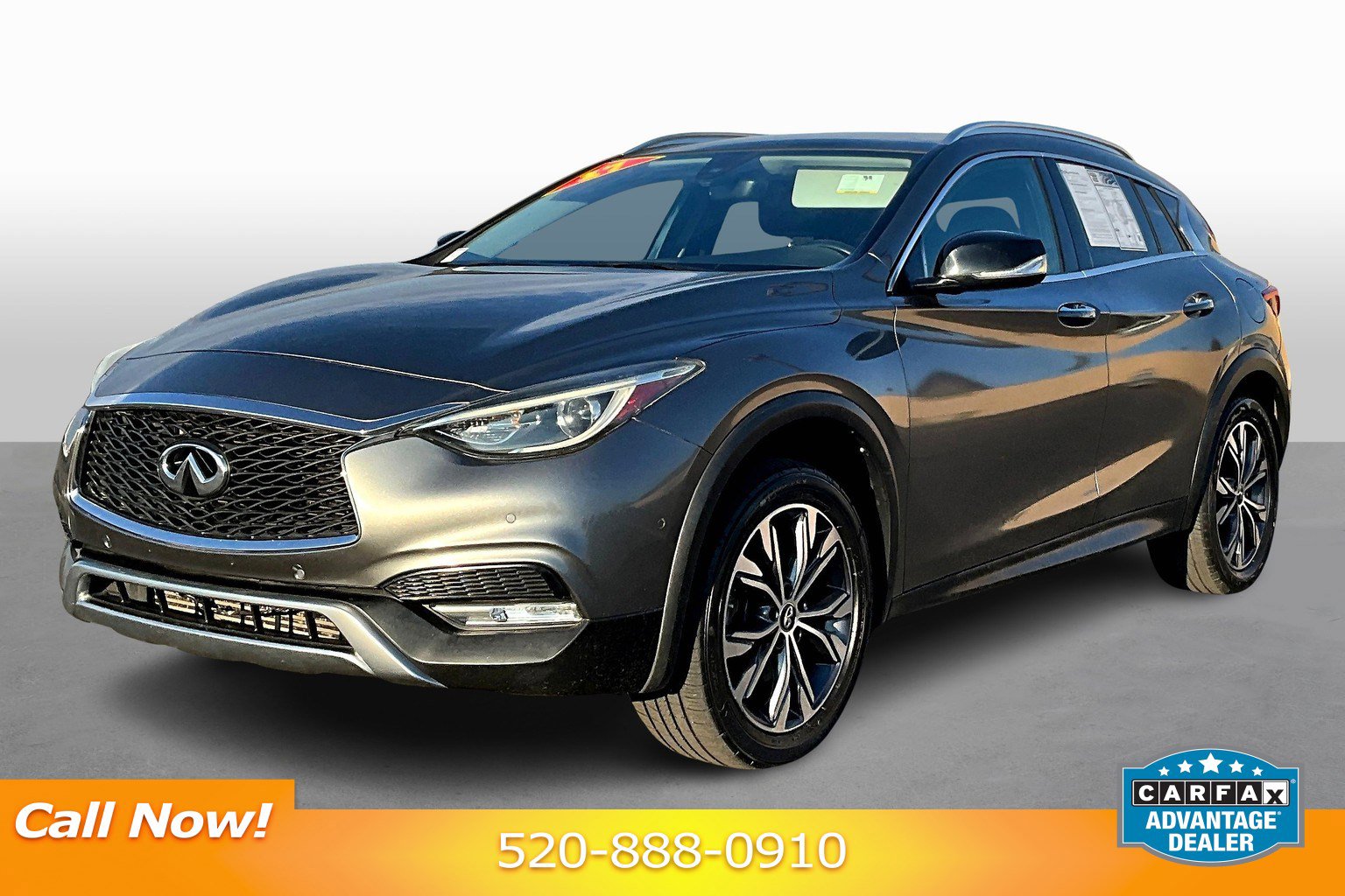 Used 2017 INFINITI QX30 Premium w/ Navigation Package image 1