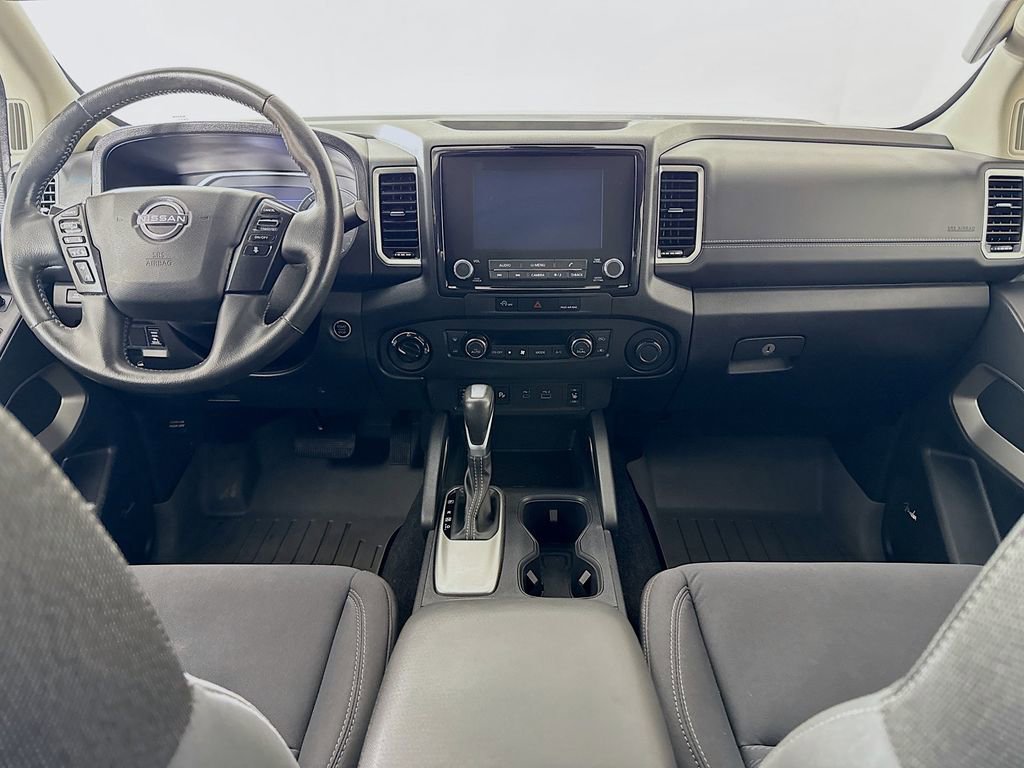 Used 2023 Nissan Frontier SV w/ SV Convenience Package AWD/4WD image 3