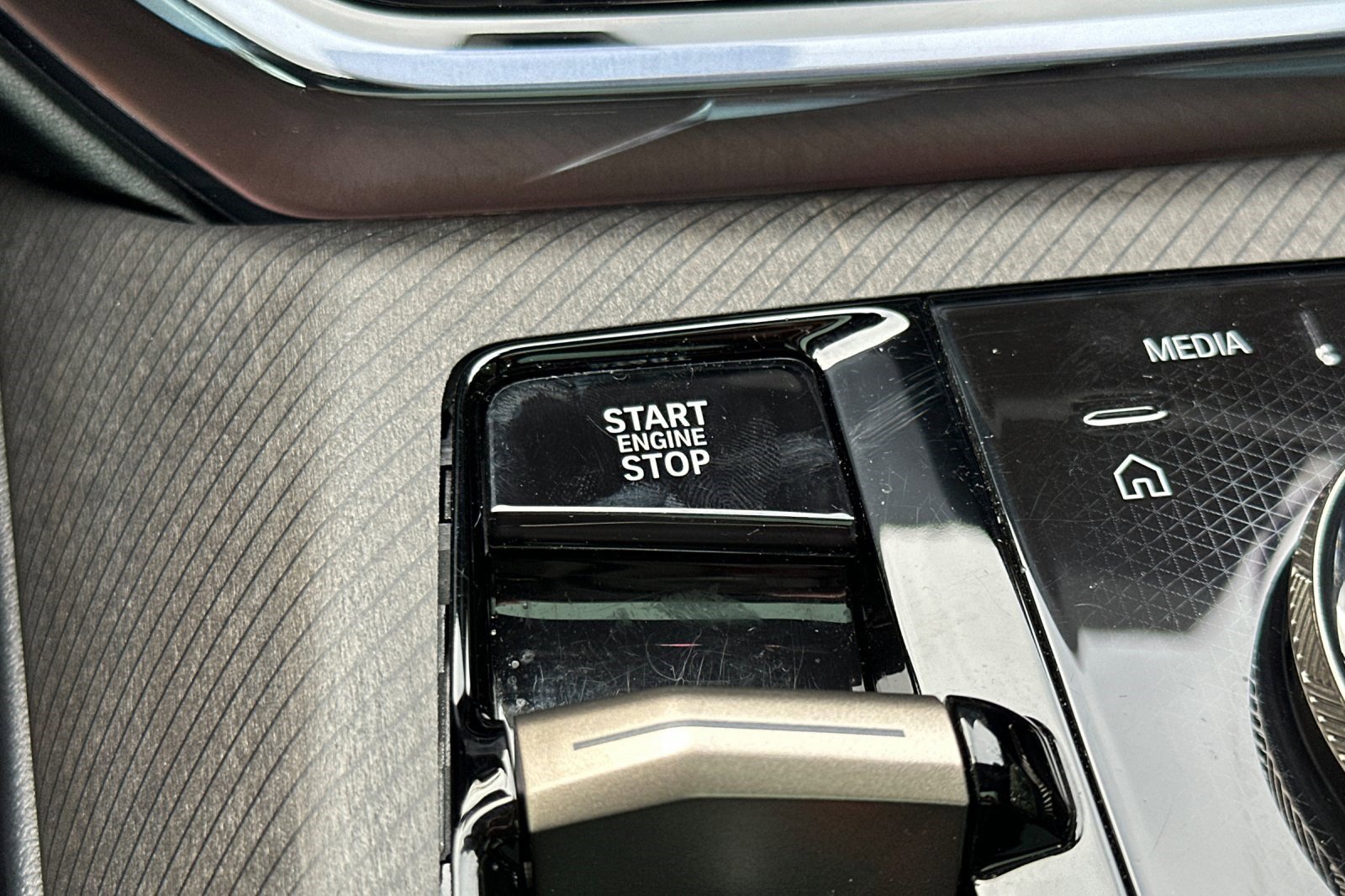 Used 2025 BMW X3 xDrive30i w/ Convenience Package image 28