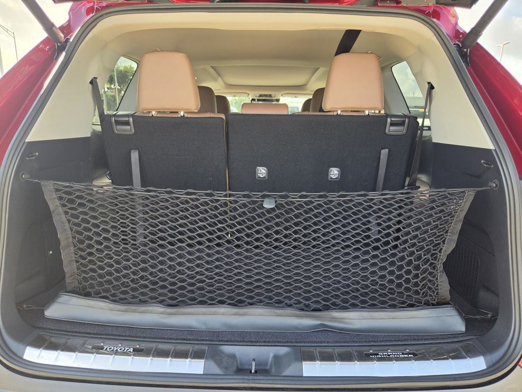 Used 2026 Toyota Grand Highlander AWD image 31