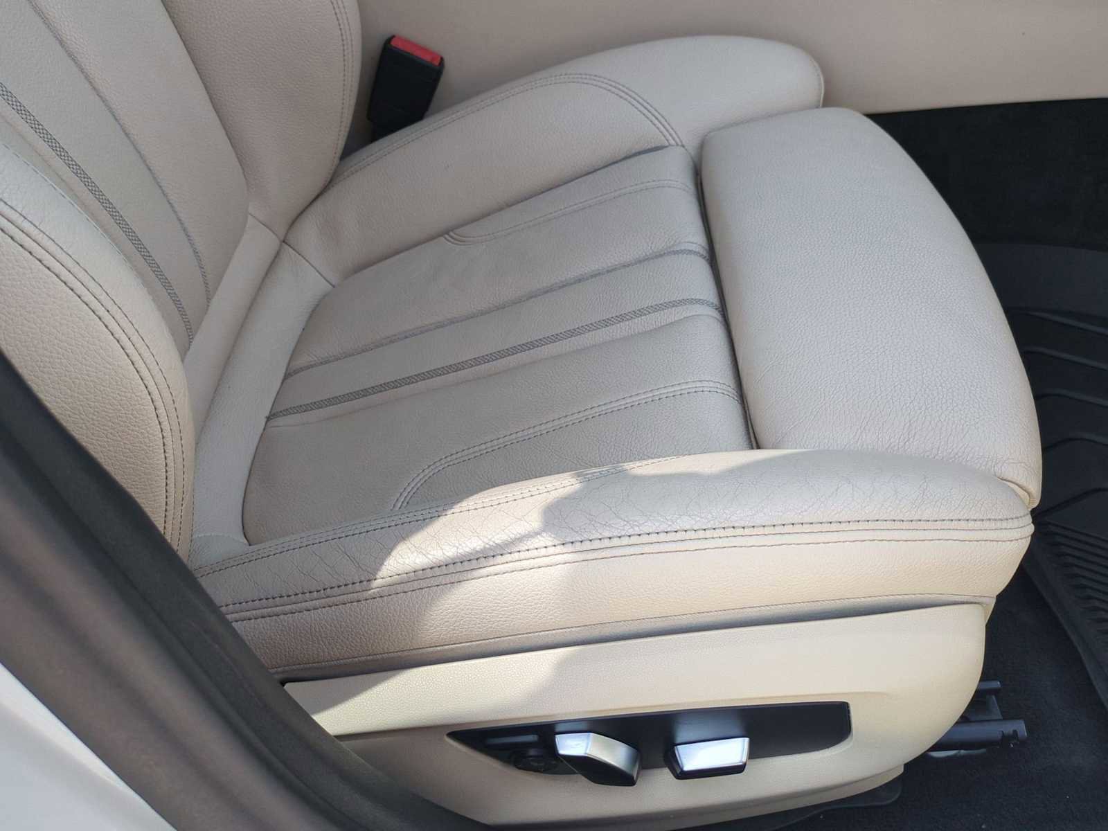 Used 2018 BMW 530i w/ Premium Package RWD image 27