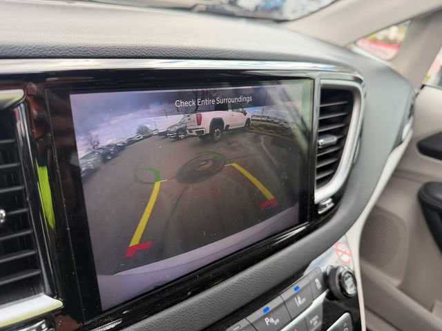 Used 2023 Chrysler Pacifica Touring-L image 20