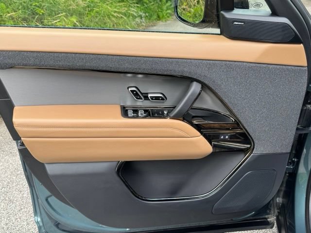 Certified 2025 Land Rover Range Rover Sport SE AWD/4WD image 8