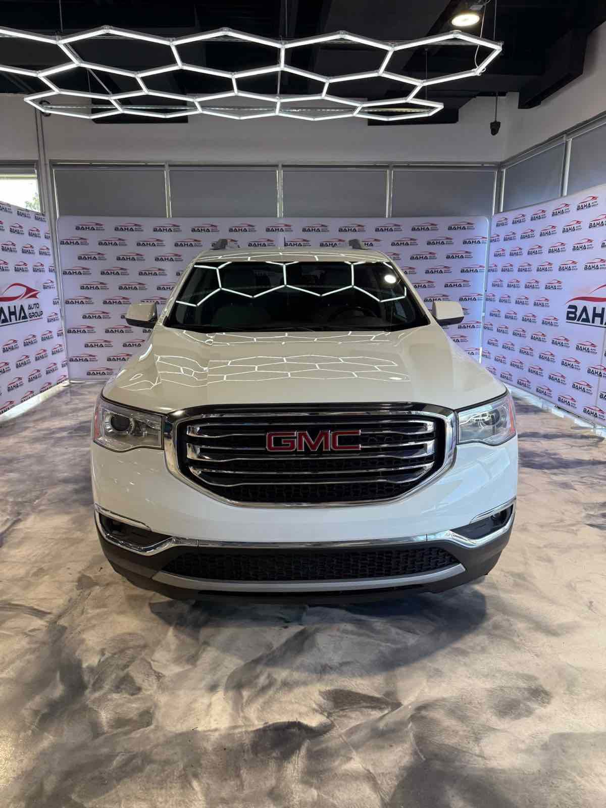 Used 2017 GMC Acadia SLT image 8