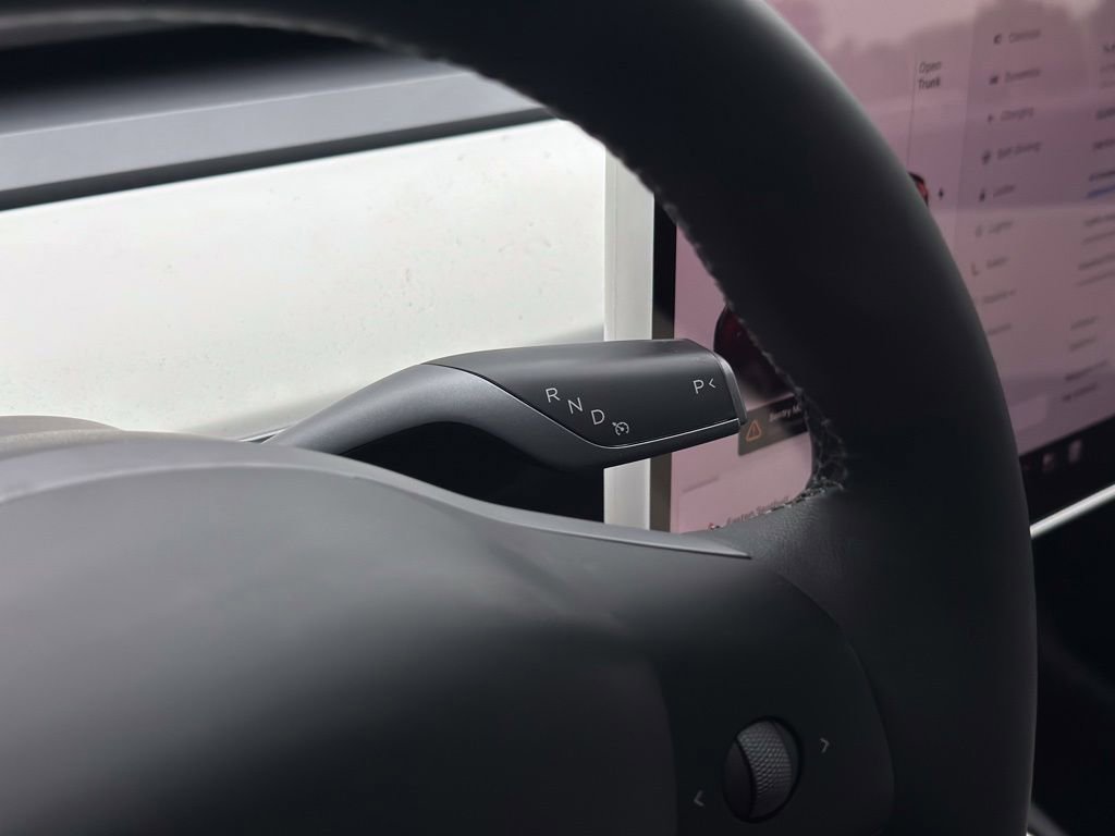 Used 2021 Tesla Model Y Long Range AWD/4WD image 13