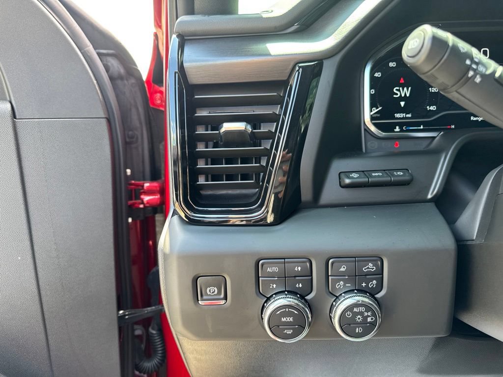 Used 2025 GMC Sierra 1500 AT4 w/ AT4 Premium Package AWD/4WD image 12