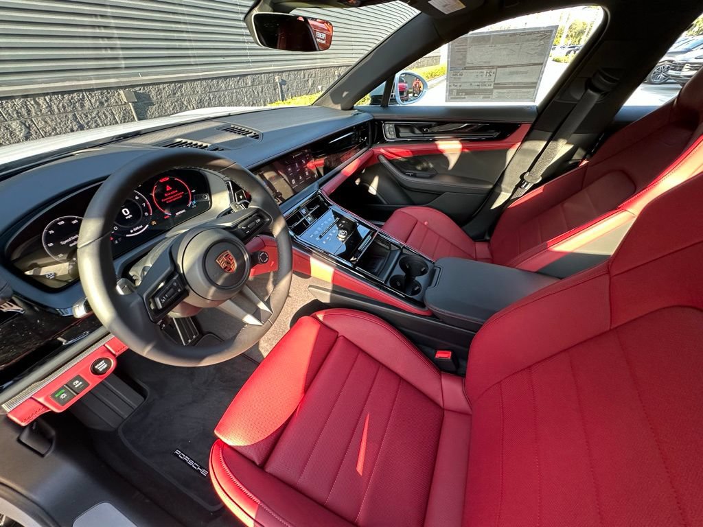 Used 2026 Porsche Panamera RWD image 4