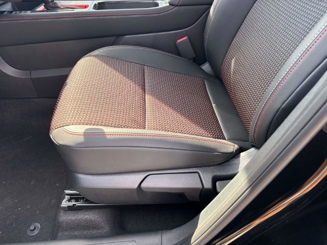 New 2027 Nissan Kicks SR FWD image 19