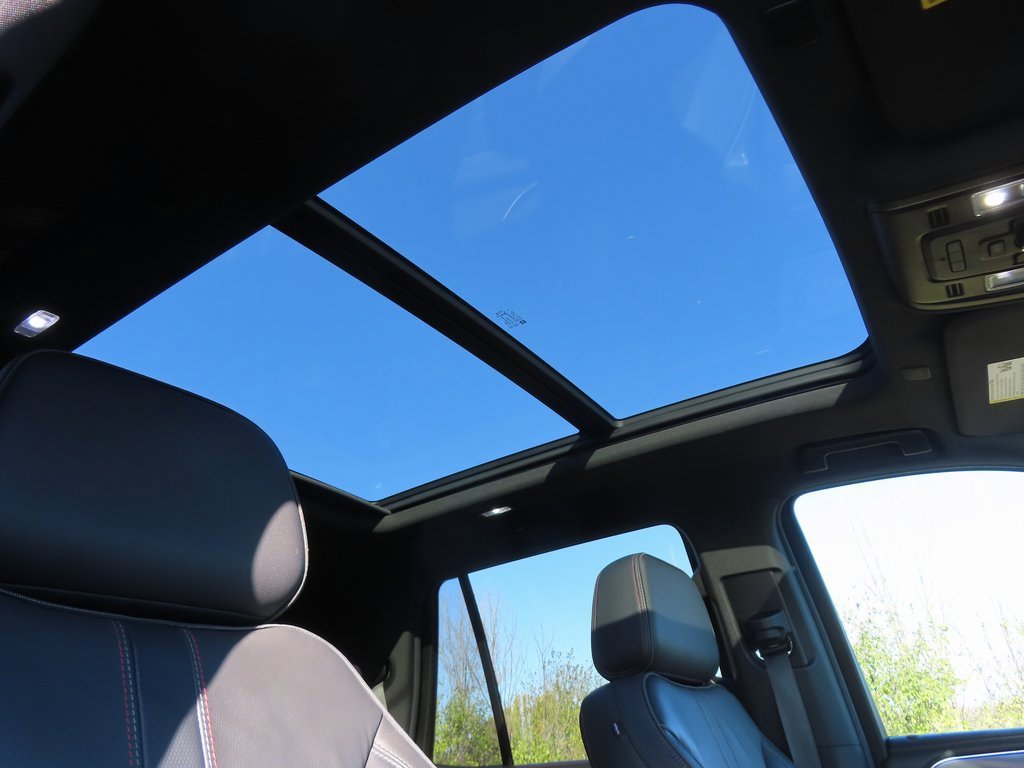 Used 2021 Chevrolet Tahoe RST w/ Luxury Package image 7