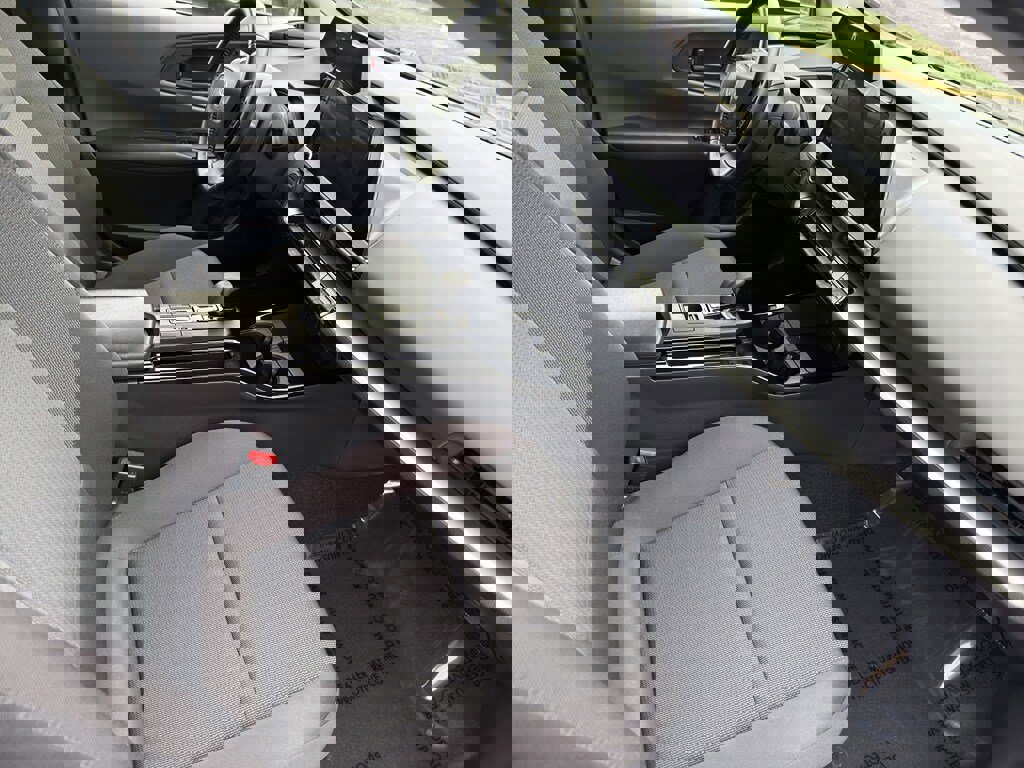 Used 2024 Toyota Prius LE image 20