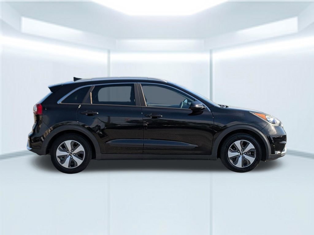 Used 2017 Kia Niro LX image 7