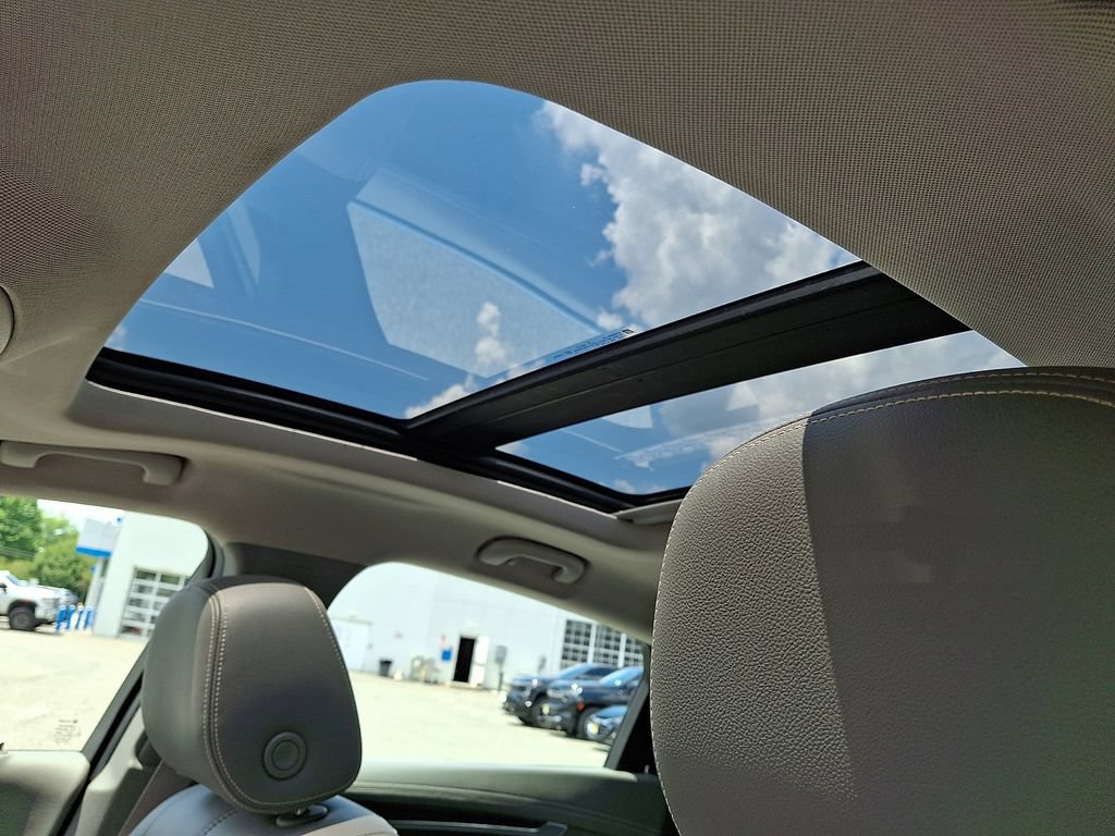 Used 2015 Chevrolet Impala LTZ FWD image 14