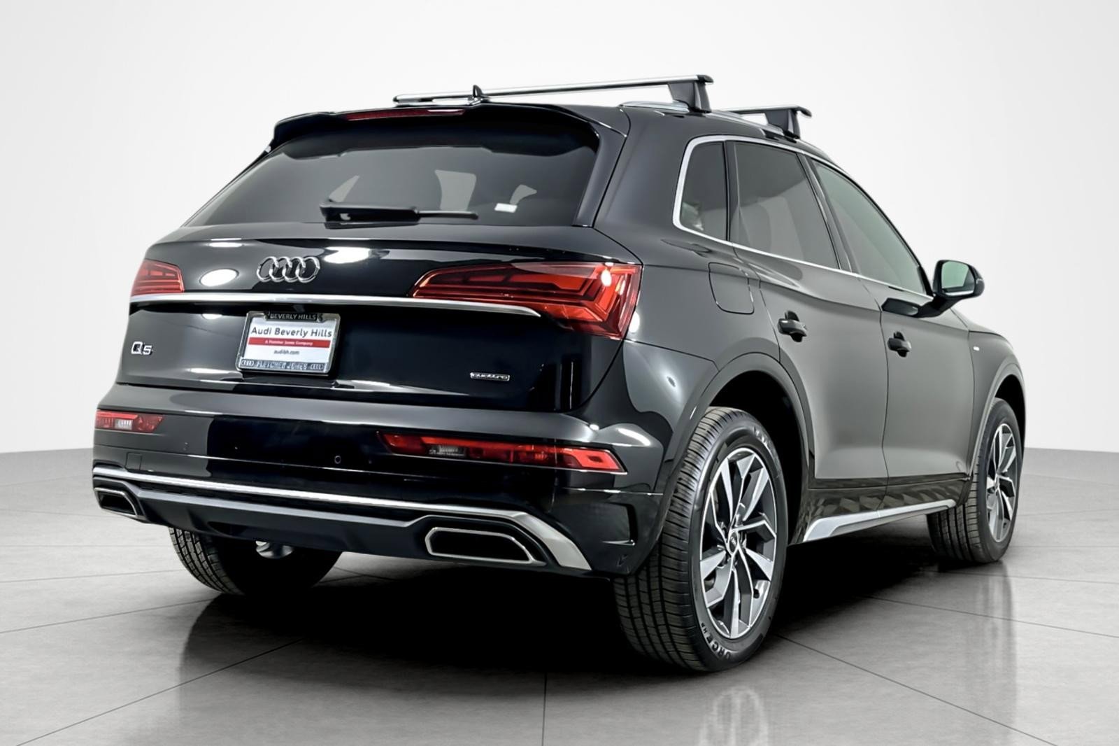 Used 2023 Audi Q5 2.0T Premium w/ Convenience Package AWD/4WD image 5