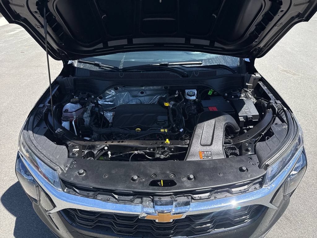 Used 2026 Chevrolet Trax LS w/ LS Convenience Package FWD image 25