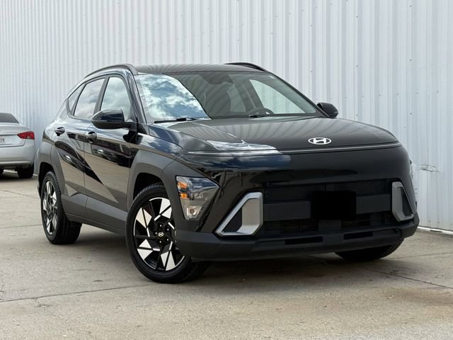 Used 2024 Hyundai Kona SEL image 2