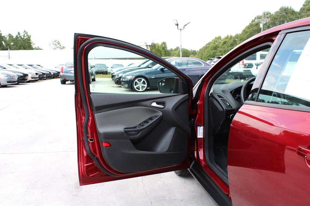 Used 2013 Ford Focus SE image 25