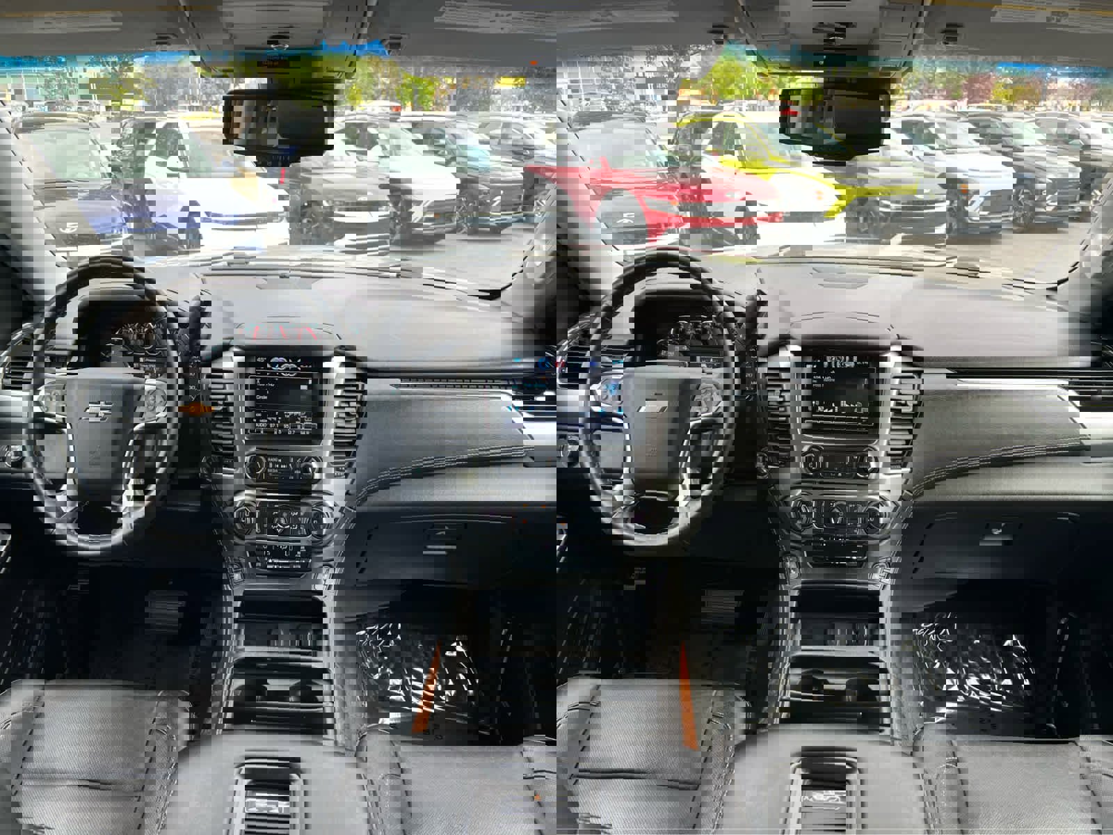 Used 2020 Chevrolet Suburban Premier image 25