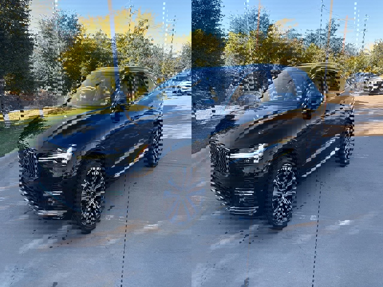 Certified 2023 Volvo XC60 B5 Ultimate w/ Climate Package