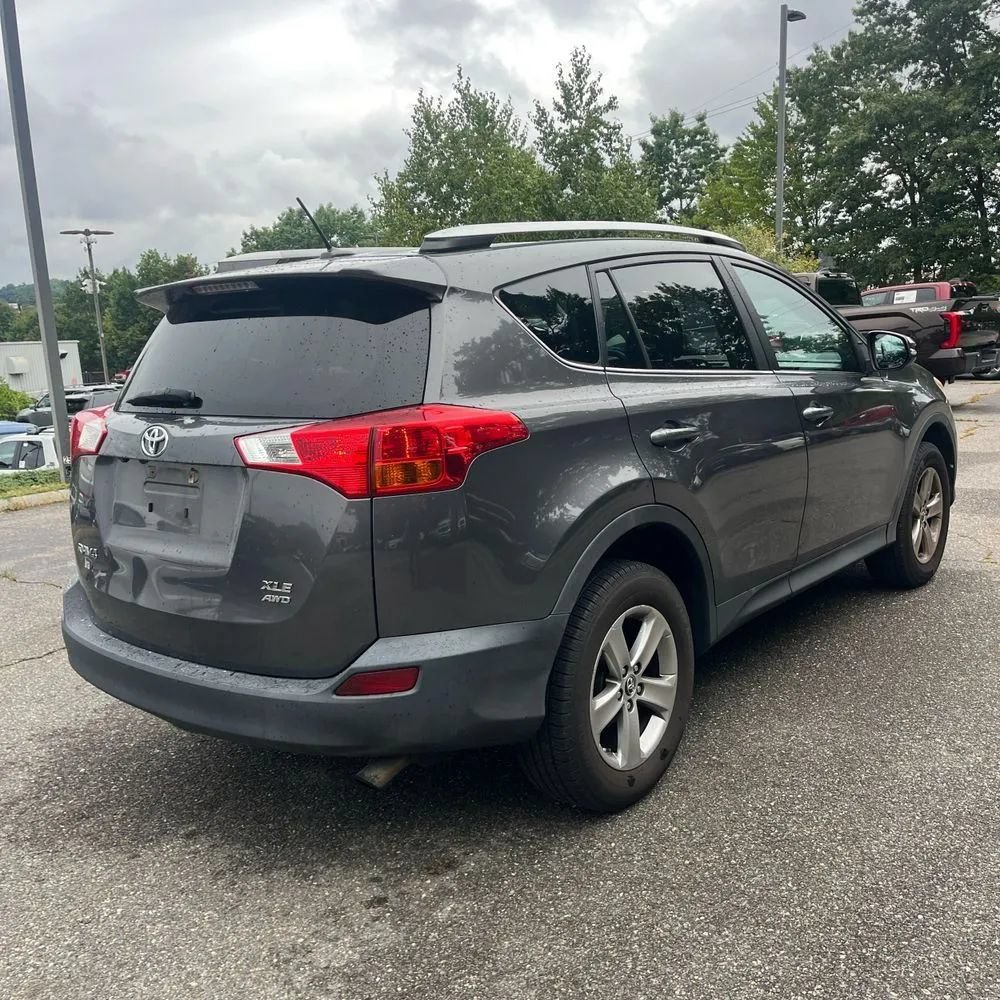 Used 2015 Toyota RAV4 XLE AWD/4WD image 8