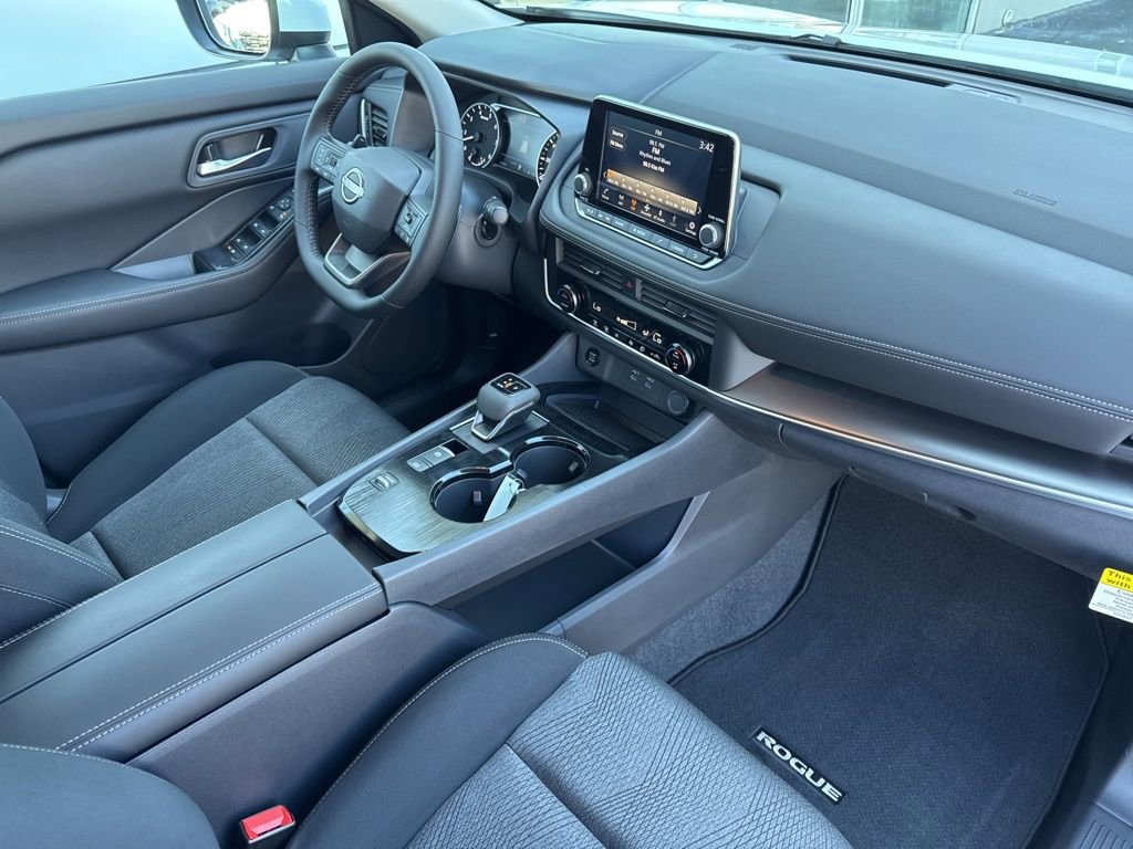 New 2026 Nissan Rogue SV FWD image 19
