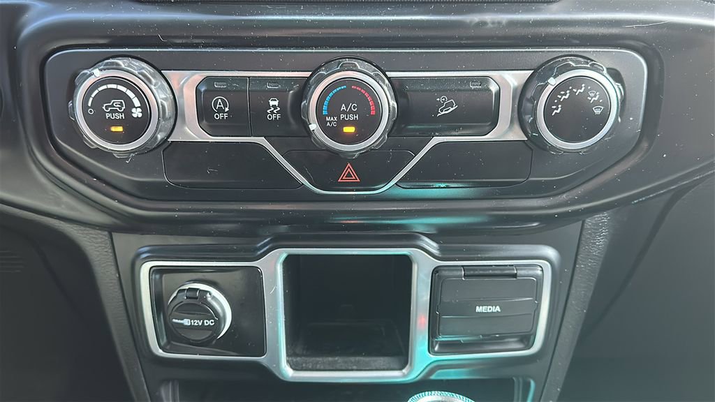 Used 2018 Jeep Wrangler Unlimited Sport image 24