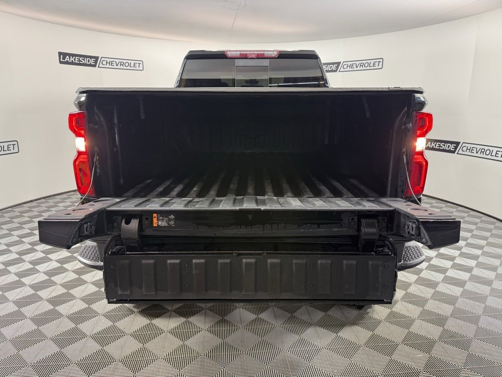 Used 2022 Chevrolet Silverado 2500 LTZ w/ LTZ Plus Package image 13