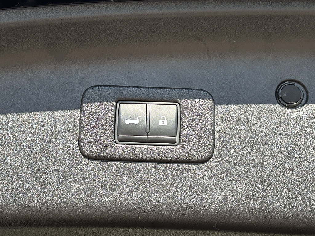 Used 2021 Nissan Armada Platinum RWD image 7
