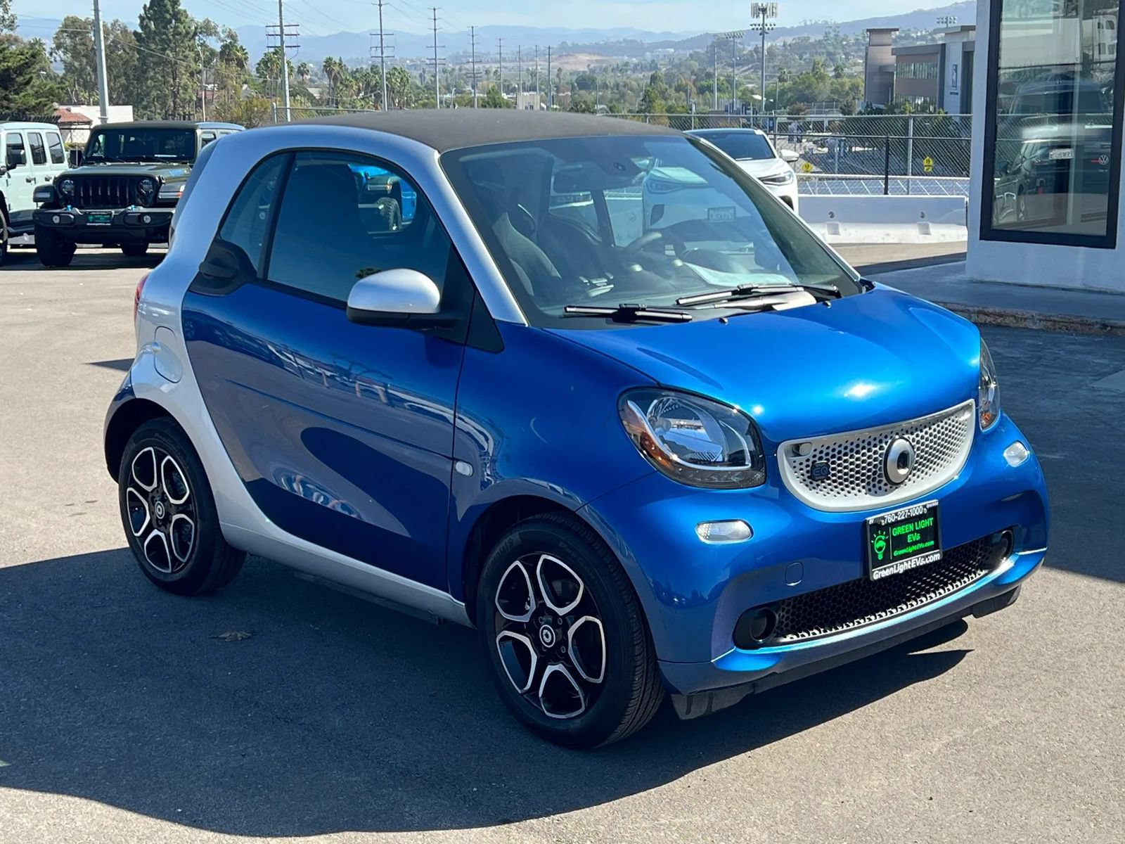Used 2018 smart fortwo electric drive RWD image 3