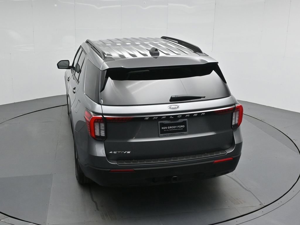 Certified 2025 Ford Explorer Active image 39
