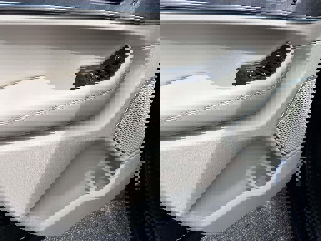 New 2026 Jeep Grand Cherokee Limited image 11